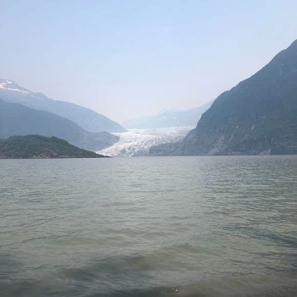 Meet your Posher, Caroline - Picture 1 of 1